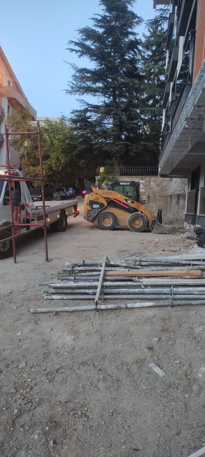 Ostim Mini Kepçe ve Bobcat Kiralama